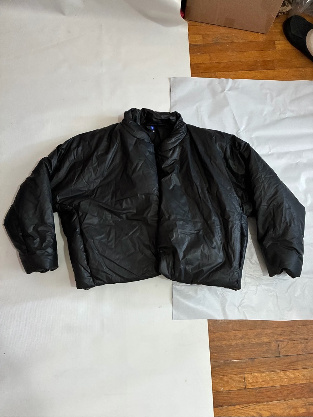 YEEZY GAP ROUND JACKET SIZE L BLACK